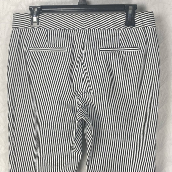 J. Crew Women’s 100% Cotton Seersucker Black/White Stripe Capri Pants (size 2) - Picture 6 of 9